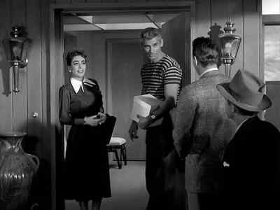 - Good afternoon, Mrs Markham.
- Hello, Lieutenant. - Female on the Beach