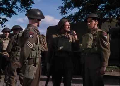- Good afternoon, Sergeant Hawkins.
- Good afternoon, miss. - The Life and Death of Colonel Blimp