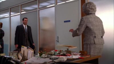 Good afternoon.
Your daughter's psychiatrist called. - Mad Men