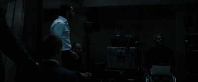 Good boy, good, hi, good. - London Has Fallen