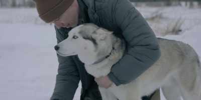 Good boy, it's okay, it's okay. - The Year of the Dog