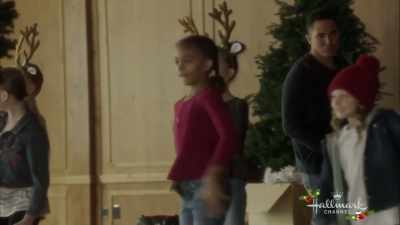 Good! Candy cane, candy cane.
Stripes around the candy cane. - Enchanted Christmas