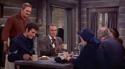 - Good coffee.
- There you are soldier. - Westbound