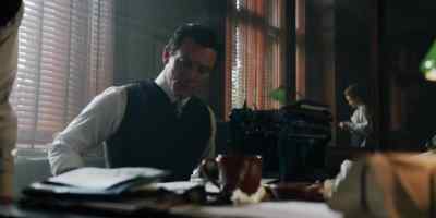 - Good day, sir.
- Good morning. - The Alienist