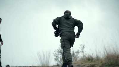 Good effort.
Let's go, let's go, keep moving. - Celebrity SAS: Who Dares Wins
