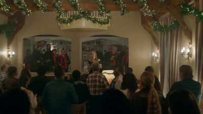 Good evening, everyone. Hi. - Mistletoe Ranch