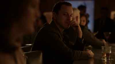 - Good evening.
- Hi. - Sneaky Pete