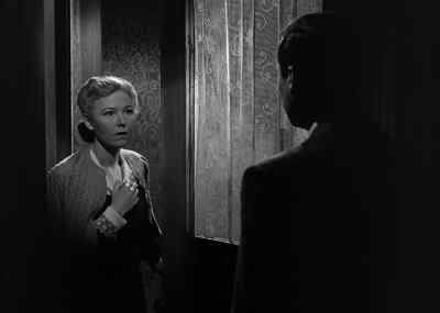 Good evening.
I wonder if I could talk to Mr. Conroy. - Somewhere in the Night