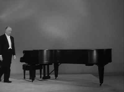 Good evening ladies
and gentlemen. - Alfred Hitchcock Presents