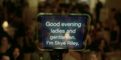 Good evening,
ladies and gentlemen. - Smile 2