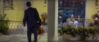 - Good evening, Mr Shayne.
- Good evening. - That Touch of Mink