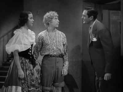 - Good evening, Rosa.
- Good evening, signore. - A Night at the Opera