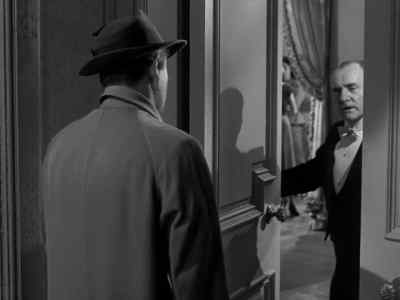 - Good evening, sir.
- I'm with the police. - The Big Heat