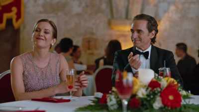 Good evening.
So lovely to have a new couple. - The Dancing Detective: A Deadly Tango