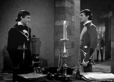 Good evening, Wyatt.
Waiting for His Majesty? - Tower of London