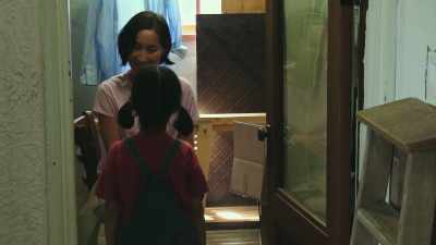 - Good girl.
- Thank you. - In Front of Your Face