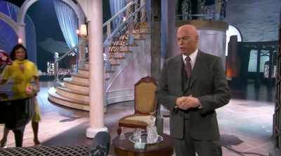 - Good.
I'm going to give it to her - Annie Live!