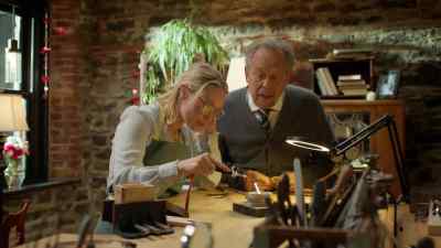 Good.
I'm just melting the gold. - The Perfect Setting