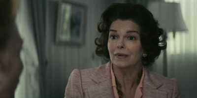 - Good. It's only fair. - Mrs. America