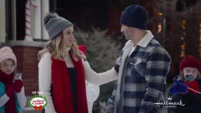 - Good job, Mr. St. Bernard. - A Royal Queens Christmas