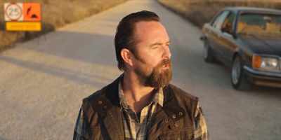 Good Lord, I'm at
a fork in the road. - A Sunburnt Christmas