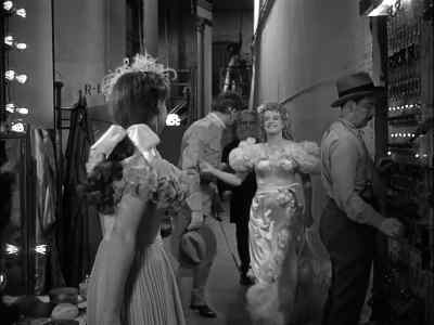 - Good luck, Josie.
- Thanks, Mom. - Yankee Doodle Dandy