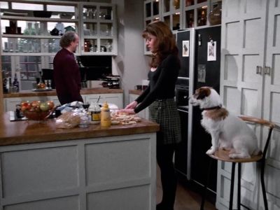 - Good morning, Daphne.
- Good morning. - Frasier