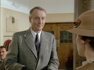 - Good morning, Miss Lemon. - Agatha Christie's Poirot