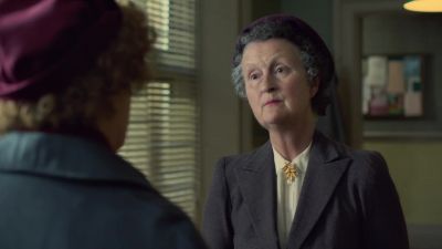 Good morning, Nurse Crane. - Call the Midwife