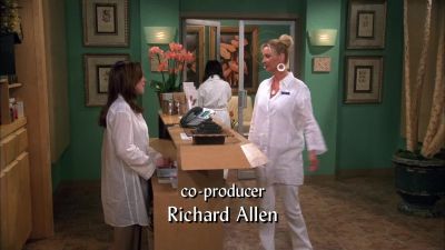 - Good morning, Phoebe.
- Good morning, receptionist. - Friends
