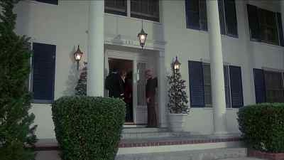 - Good morning, Saunders.
- Good morning, Morgan. - Good Guys Wear Black