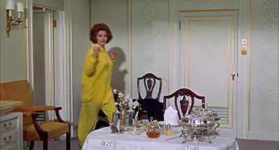 - Good morning, sir.
- Good morning. - A Countess from Hong Kong