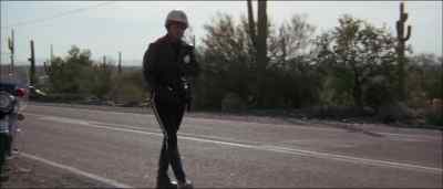 - Good morning, sir.
- Hi there, fella. - Electra Glide in Blue