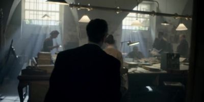 - Good morning, sir.
- Morning. - The Crown