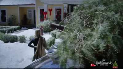 - Good morning, sleepyhead!
- What? - Road to Christmas