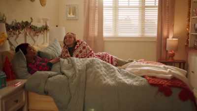 - Good morning.
- Uh. What time is it? - A Vineyard Christmas
