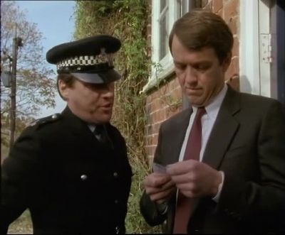 - Good night.
- Good night. - Inspector Morse