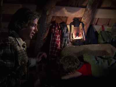 Good night, son. - Mountain Family Robinson