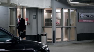 - Good night, Tommy.
- Good night. - Suits