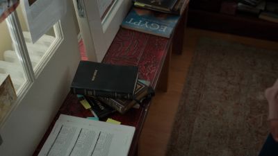 Good. Now, you see that Bible? - Manifest