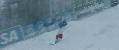 Good snow contact,
calm upper body, - Molly's Game