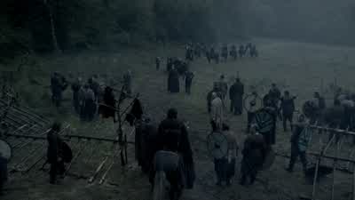 - Good! Strong grip! - Yes! Shield up. - Vikings