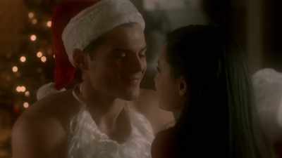 ♪ Good tidings we bring ♪ - Pretty Little Liars: The Perfectionists