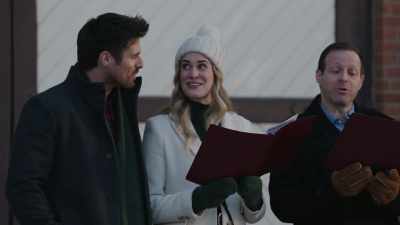 Good tidings for Christmas - Engaged by Christmas