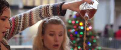 ♪ Good vibes only ♪ - A Bad Moms Christmas