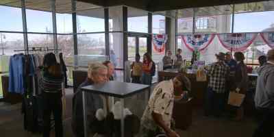Good. We're early. - National Treasure: Edge of History