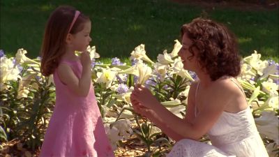- Goodness.
- What flower is this, Mommy? - One Tree Hill
