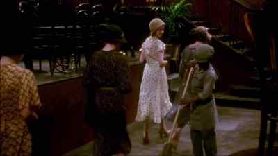 - Goodnight, Fizzy.
- Goodnight. - Bugsy Malone