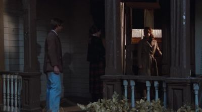 -Goodnight, John-Boy.
-Goodnight. - The Waltons