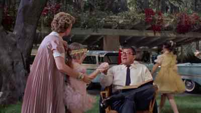 - Gooper, did you see what she did?
- Huh? - Cat on a Hot Tin Roof